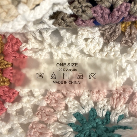 Crochet Crop-Top - One Size - Picture 3 of 3